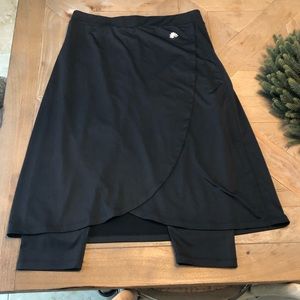 Snoga faux wrap black skirt w leggings size large
